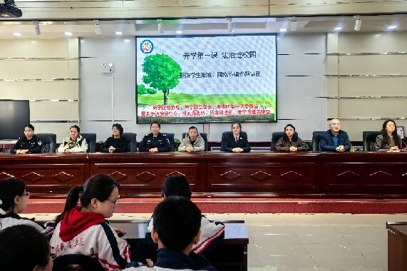 �����커�硿  �����+���Ρ��뷢��  ����У԰���η�����  �������������Ժ������פ�Ŷ��ֵ������������϶ಿ�ſ�չ���������